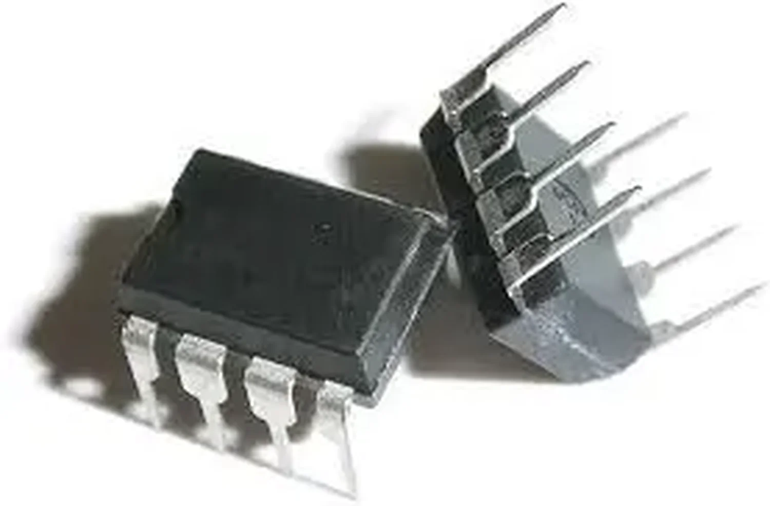 [DCD-01-T166] Circuit intégré AD620 DIP8 - Capteur pour mesure/amplification